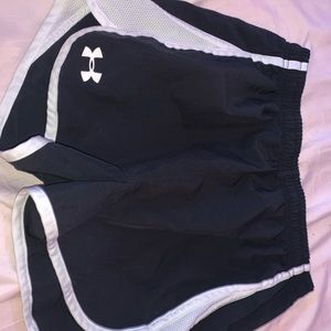 Under armour shorts!!
